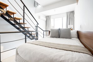 Standard Loft, 2 Bedrooms | Hypo-allergenic bedding, individually decorated, individually furnished
