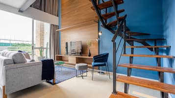 Duplex luxo | Área de estar | Smart TV 40 polegadas com canais digitais, TV