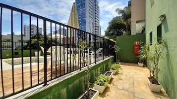 Apartamento básico | Terraço/pátio
