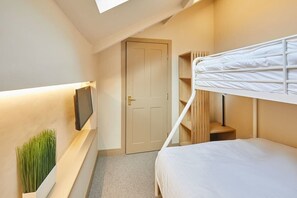 3 bedrooms, iron/ironing board, WiFi, bed sheets - Host & Stay | No.33 (Tynemouth)