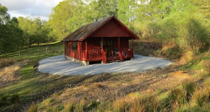Oak Lodge Cosy Cabin With 2 Bedrooms. Open all year. 15 miles from Fort William