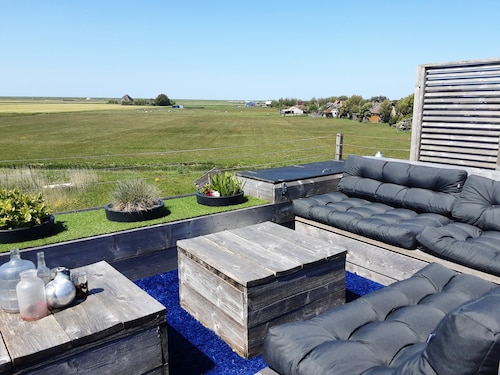 6p Luxury apartment with panoramic roof terrace