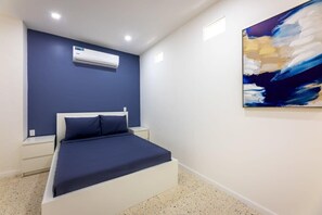 5 chambres, fer et planche à repasser, Wi-Fi, draps fournis