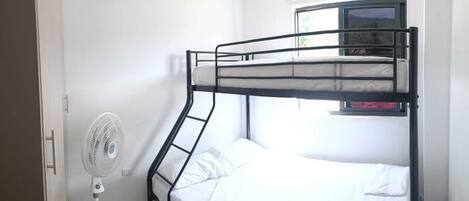 3 bedrooms, WiFi, bed sheets