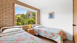 2 bedrooms, bed sheets - 1 3 Bay Lane two bedroom unit (Narooma)