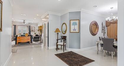 Island Retreat in gated community- 5 mins from the beach