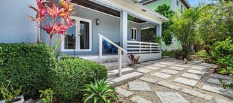 Island Retreat in gated community- 5 mins from the beach