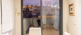 2BR Penthouse with Terrace and City views