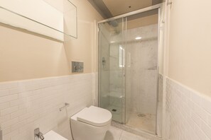 Premium Apartment | Bathroom