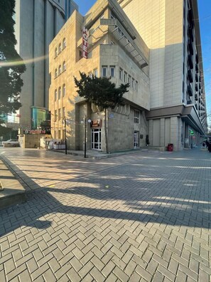 Exterior - White Horse Hotel (Baku)