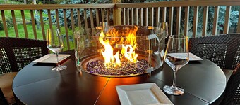 RIVER PARK HOME with GARAGE & EV CHARGER, Spa, Home Theatre + Arcade, 3,000 SqFt