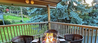 RIVER PARK HOME with GARAGE & EV CHARGER, Spa, Home Theatre + Arcade, 3,000 SQFT