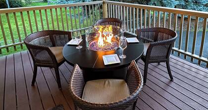 RIVER PARK HOME with GARAGE & EV CHARGER, Spa, Home Theatre + Arcade, 3,000 SQFT