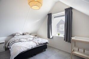 2 bedrooms, in-room safe, travel crib, free WiFi