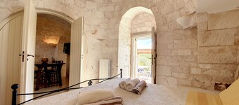 Renovated trulli with swimming pool in the countryside
