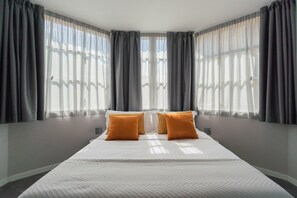 2 bedrooms - Sant Agostino Apartments (Como)