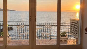 Exclusive-Apartment | Daunenbettdecken, Pillowtop-Betten, Zimmersafe, schallisolierte Zimmer