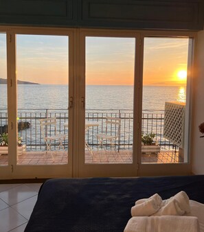 Exclusive Apartment | Down comforters, pillowtop beds, in-room safe, soundproofing - Residenza Mare di Sotto Sorrento (Meta)