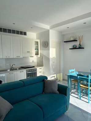 Exclusive Apartment | Private kitchen | Microwave, stovetop, espresso maker, electric kettle - Residenza Mare di Sotto Sorrento (Meta)