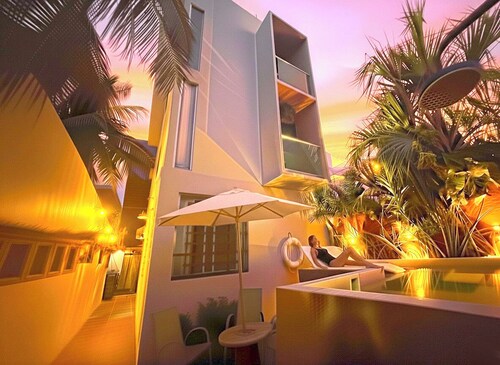 Stylish Condo in Aqua Puerto Morelos – Pool, Balcony Walk to Beach & Restaurants