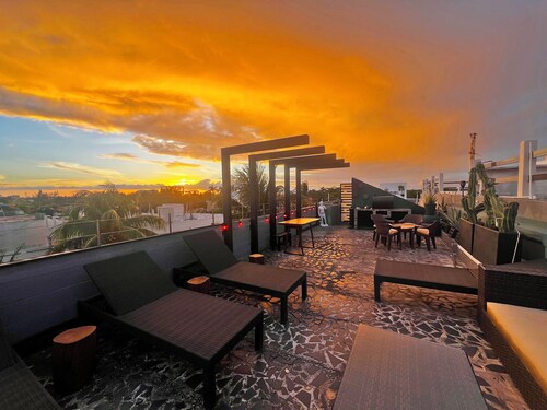 Stylish Condo in Aqua Puerto Morelos – Pool, Balcony Walk to Beach & Restaurants