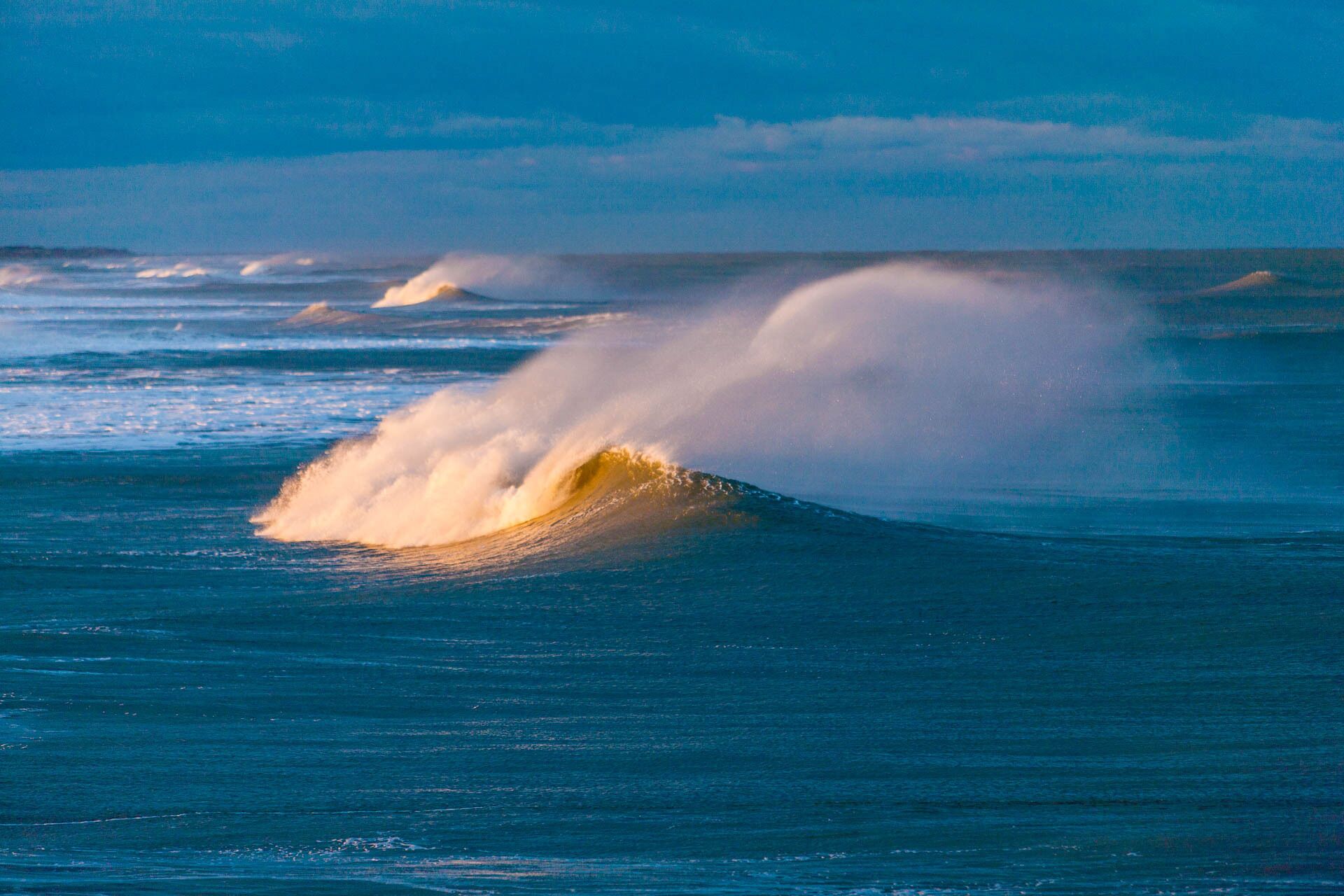 A large wave in the ocean.