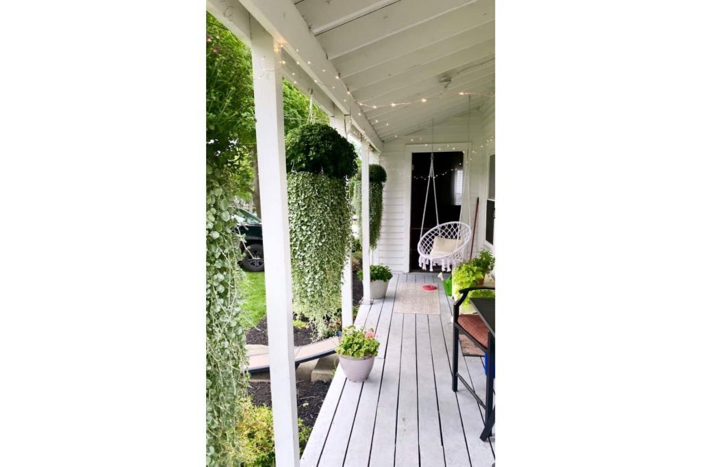 Cute & Bright Geneseo Village Home