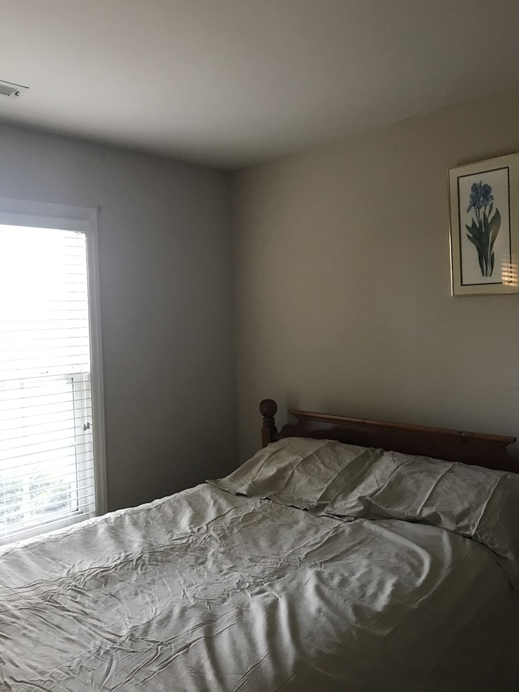 Home away stay close to shopping, restaurants, Highways WinstonSalem
