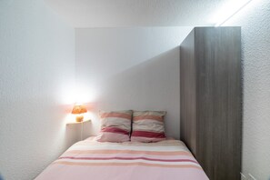 1 bedroom, iron/ironing board, free WiFi