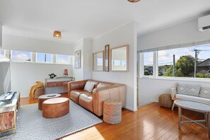 تلفزيون، برامج وأفلام نتفليكس، خدمات بث