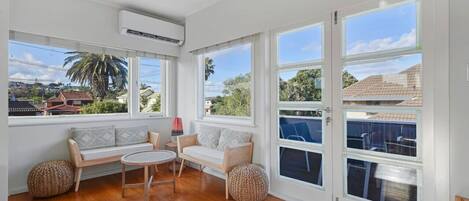 تلفزيون، برامج وأفلام نتفليكس، خدمات بث