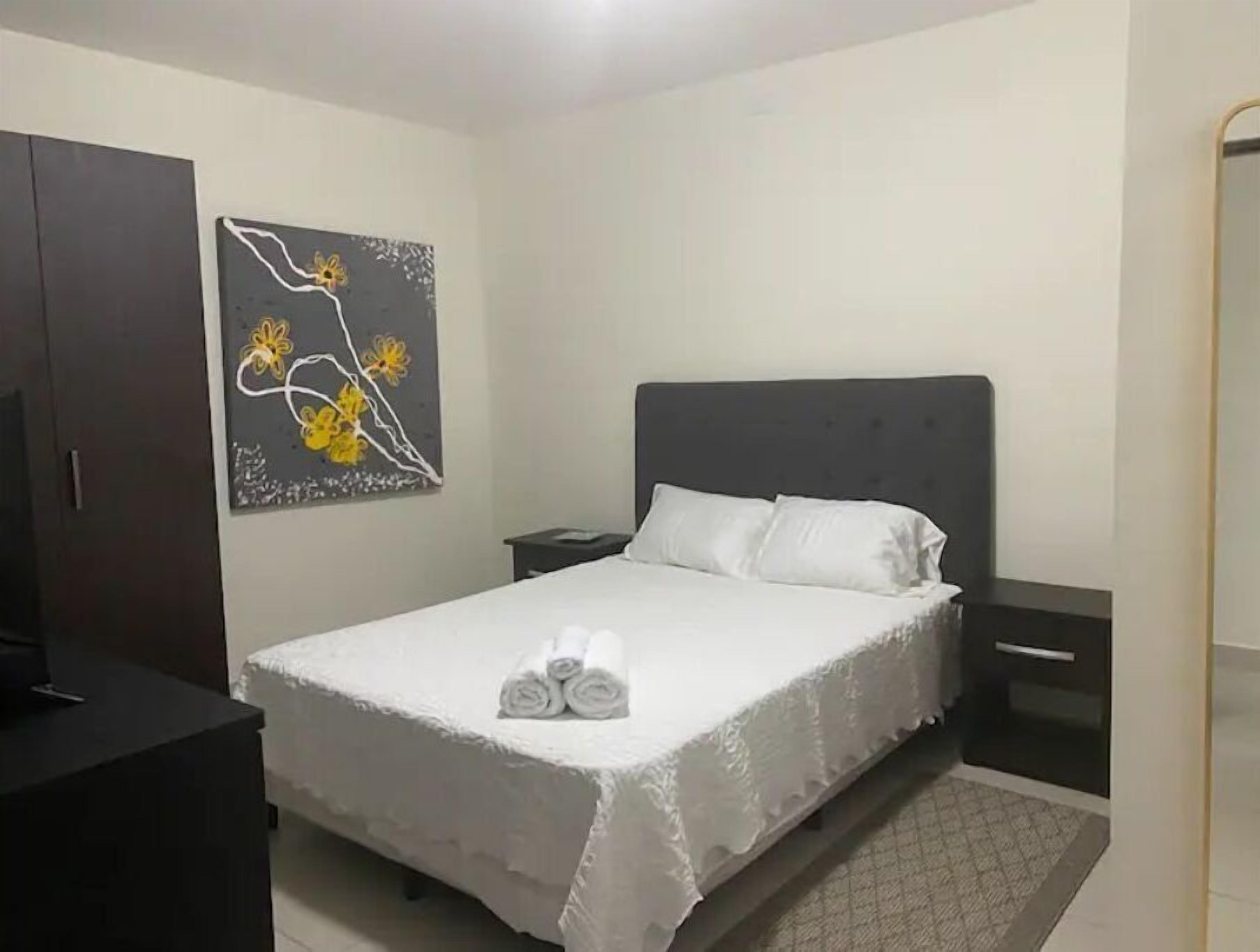 2 chambres, coffres-forts dans les chambres, bureau, Wi-Fi gratuit