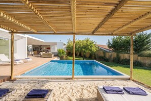 Outdoor pool, a heated pool - Comporta Luxury and Modern Villa (Comporta)