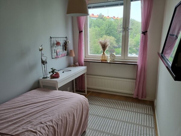 1 bedroom, WiFi, bed sheets