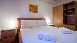 2 Schlafzimmer, Bügeleisen/Bügelbrett, kostenloses WLAN, Bettwäsche
