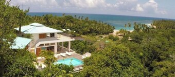 Exceptional sea view - 2 private pools - 6 AR sea view suites - Massage room