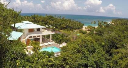 Exceptional sea view - 2 private pools - 6 AR sea view suites - Massage room