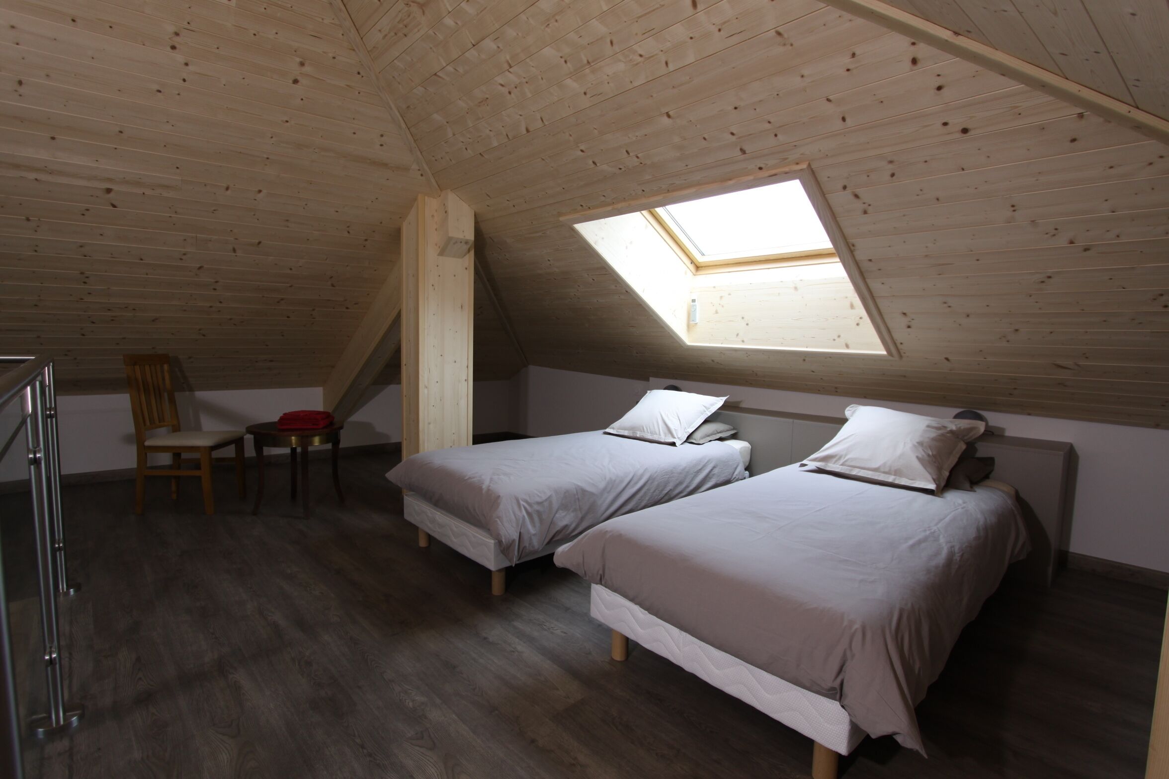 3 slaapkamers, een strijkplank/strijkijzer, reisbedje, gratis wifi