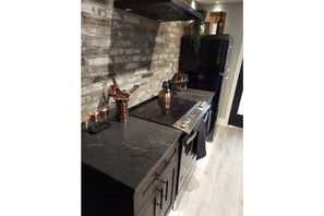 Private kitchen - Ultra-chic urban industrial space in Hyde Park! (Tampa)