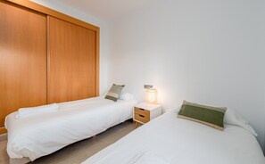 3 slaapkamers, een strijkplank/strijkijzer, gratis wifi