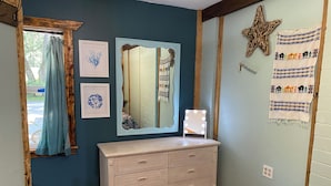 1 bedroom, WiFi, bed sheets - Unique stay in the Hammock filled with local art (Palm Coast)