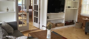 Peaceful Cabin in the Woods and near the mountains