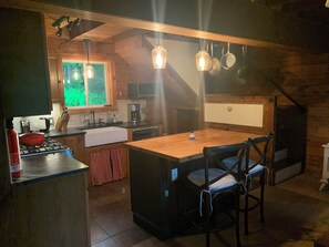 Micro-ondes, four, plaque de cuisson, lave-vaisselle