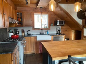 Micro-ondes, four, plaque de cuisson, lave-vaisselle