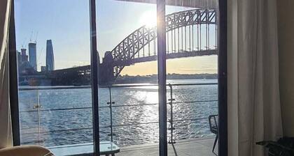 Best Harbour Views & location in Sydney!