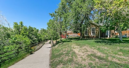 The Vintage Golden Gem – Near Clear Creek