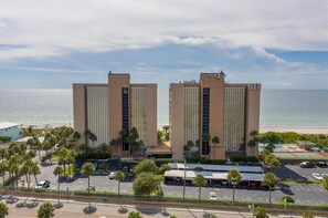 Exterior - Gulf front Corner Condo with Spectacular Views! (Indian Rocks Beach)