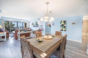Dining - Gulf front Corner Condo with Spectacular Views! (Indian Rocks Beach)