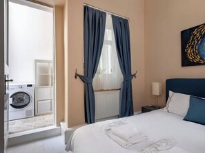 2 bedrooms, iron/ironing board, free WiFi, bed sheets