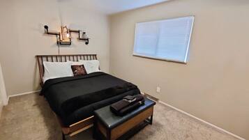 4 camere, una scrivania, ferro/asse da stiro, Wi-Fi